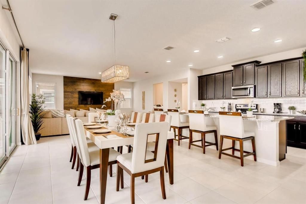 En Venta: $699,000 (5 camas, 4 baños, 3506 Pies cuadrados)