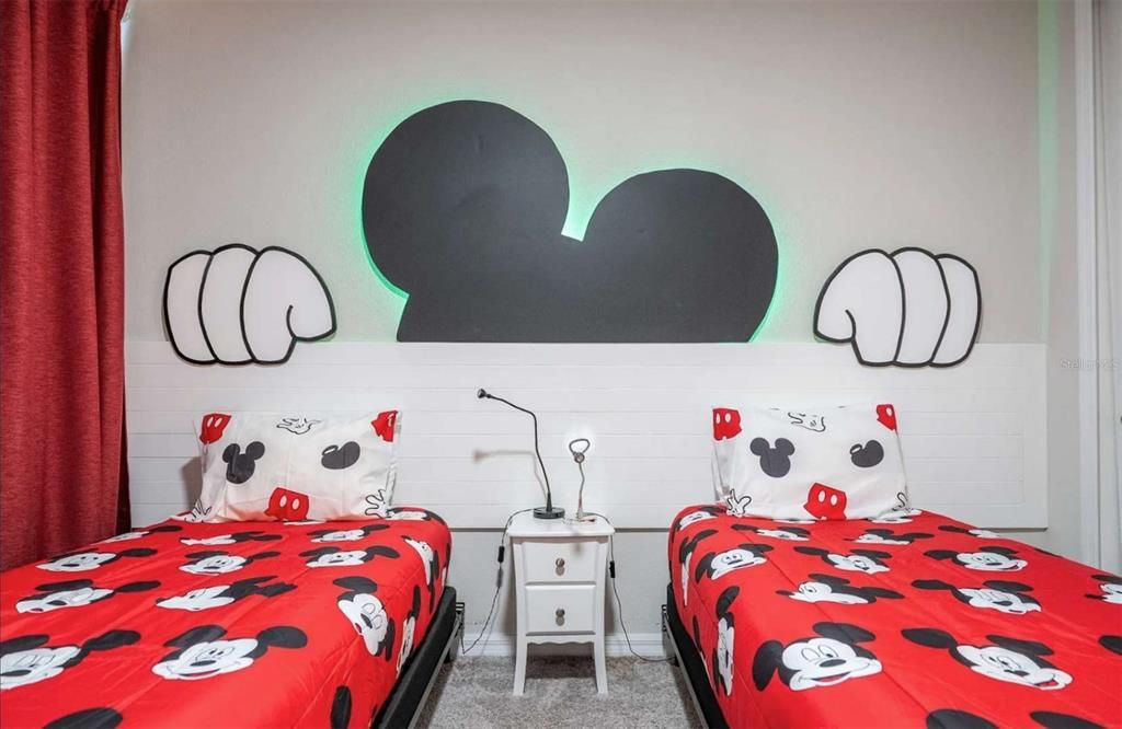 En Venta: $699,000 (5 camas, 4 baños, 3506 Pies cuadrados)