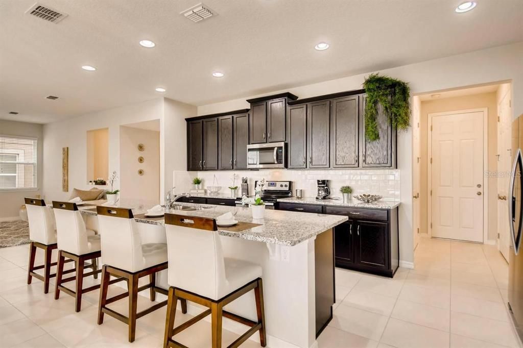 En Venta: $699,000 (5 camas, 4 baños, 3506 Pies cuadrados)