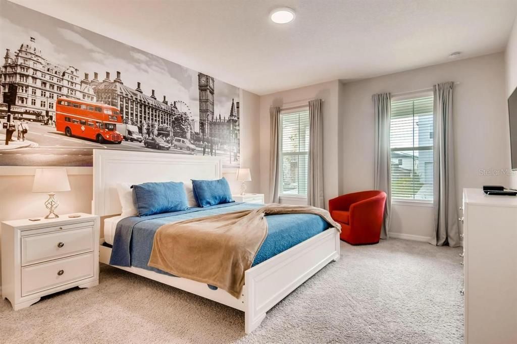 En Venta: $699,000 (5 camas, 4 baños, 3506 Pies cuadrados)