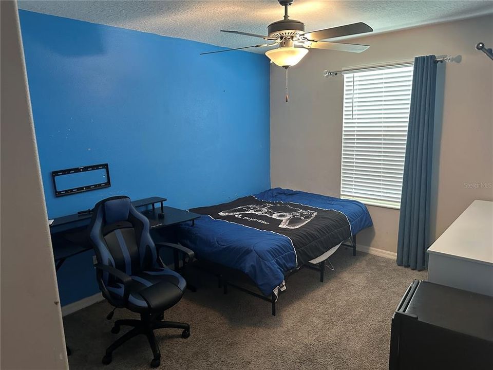 В аренду: $2,600 (4 спален, 2 ванн, 1870 Квадратных фут)