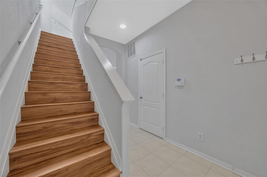 For Rent: $2,150 (3 beds, 2 baths, 1832 Square Feet)