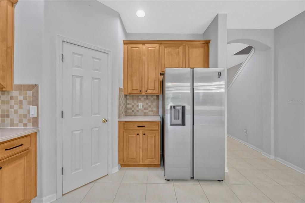 For Rent: $2,150 (3 beds, 2 baths, 1832 Square Feet)