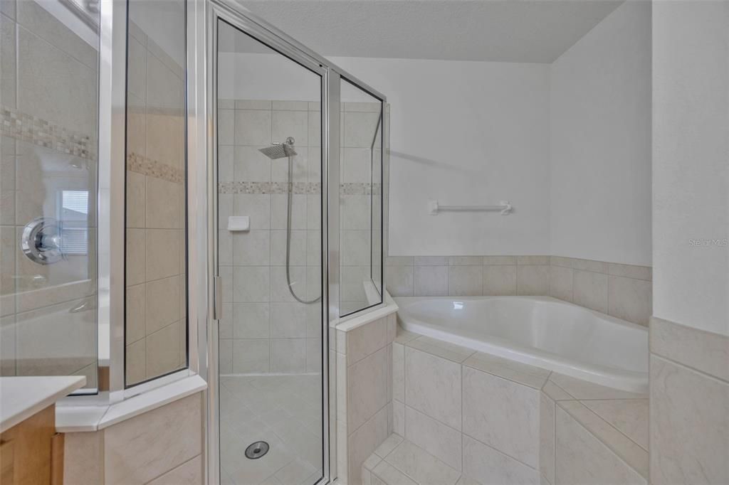 For Rent: $2,150 (3 beds, 2 baths, 1832 Square Feet)