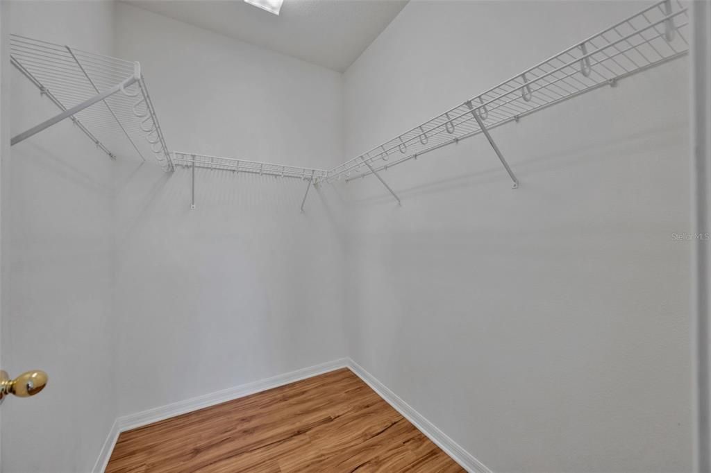 For Rent: $2,150 (3 beds, 2 baths, 1832 Square Feet)