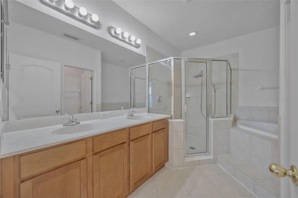 For Rent: $2,150 (3 beds, 2 baths, 1832 Square Feet)