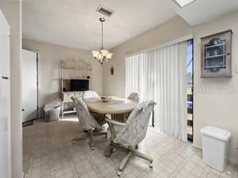 待售: $129,000 (2 贝兹, 2 浴室, 921 平方英尺)