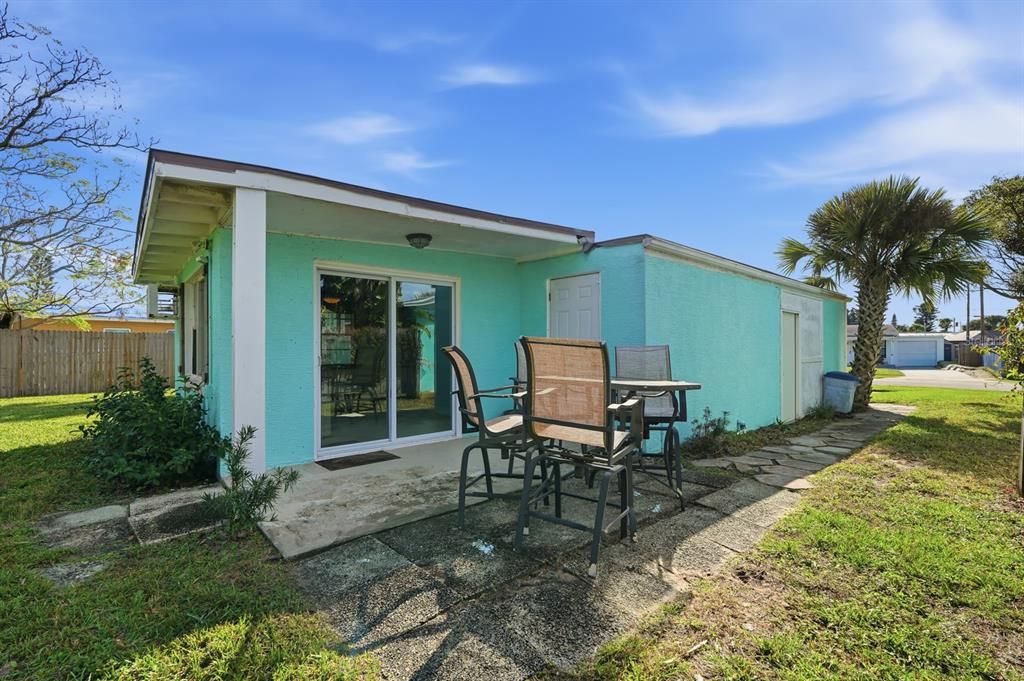 待售: $280,000 (2 贝兹, 1 浴室, 744 平方英尺)