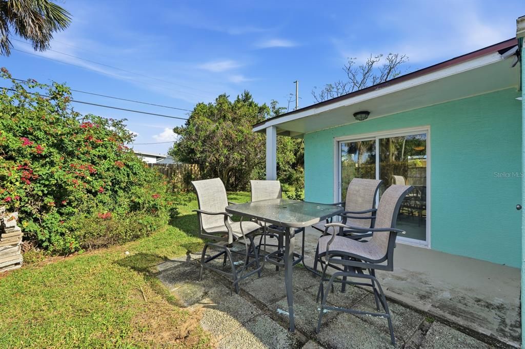 待售: $280,000 (2 贝兹, 1 浴室, 744 平方英尺)