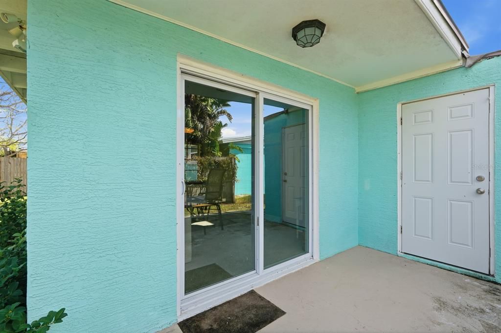 待售: $280,000 (2 贝兹, 1 浴室, 744 平方英尺)