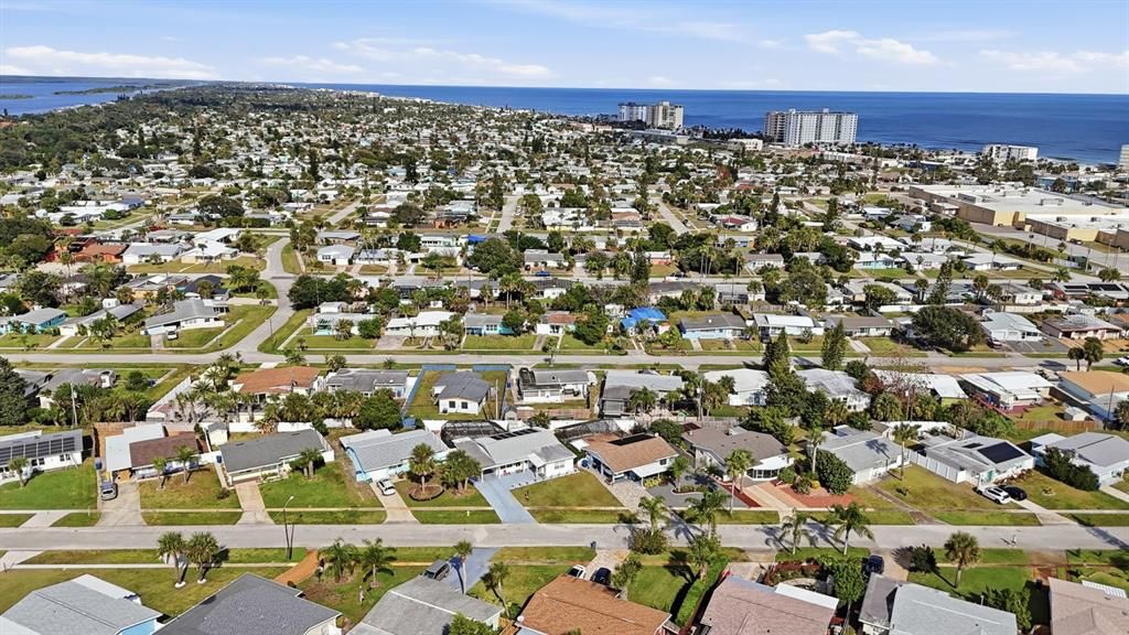 待售: $280,000 (2 贝兹, 1 浴室, 744 平方英尺)