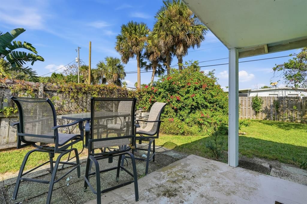 待售: $280,000 (2 贝兹, 1 浴室, 744 平方英尺)