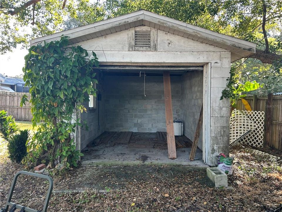 合同活跃: $295,000 (3 贝兹, 2 浴室, 1653 平方英尺)