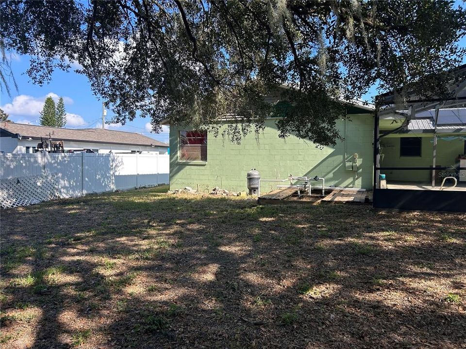 合同活跃: $295,000 (3 贝兹, 2 浴室, 1653 平方英尺)