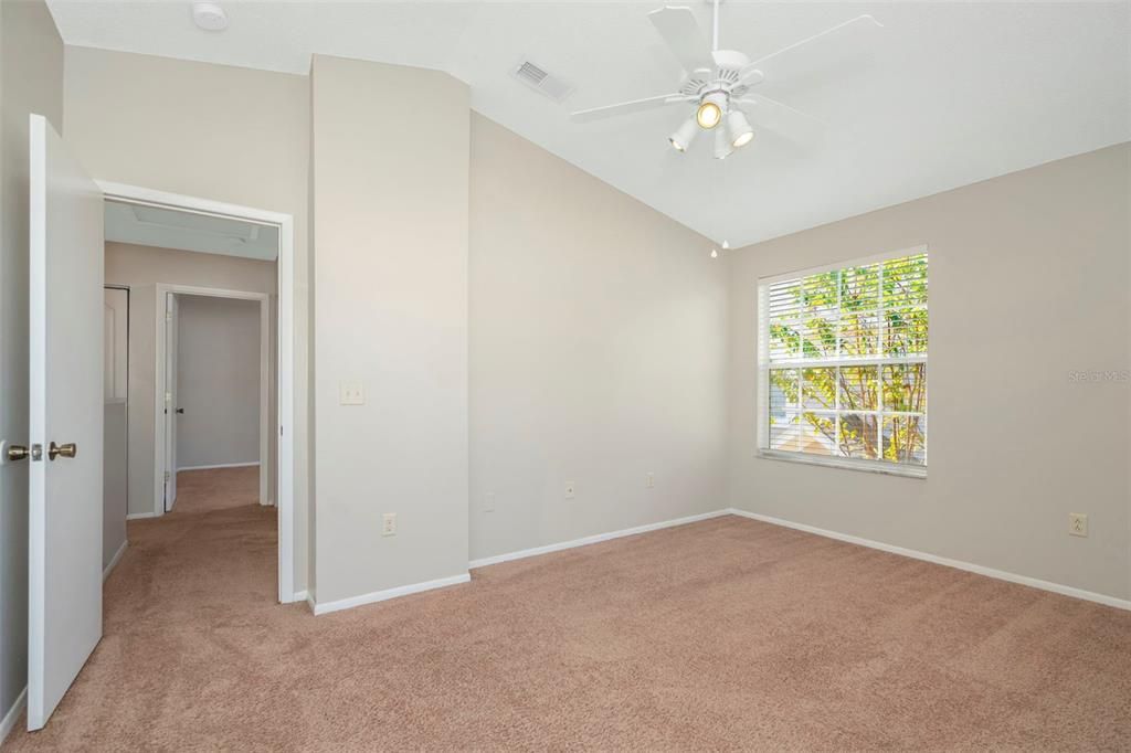 待售: $209,900 (2 贝兹, 1 浴室, 1159 平方英尺)