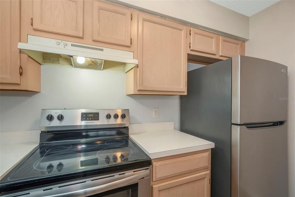 待售: $209,900 (2 贝兹, 1 浴室, 1159 平方英尺)