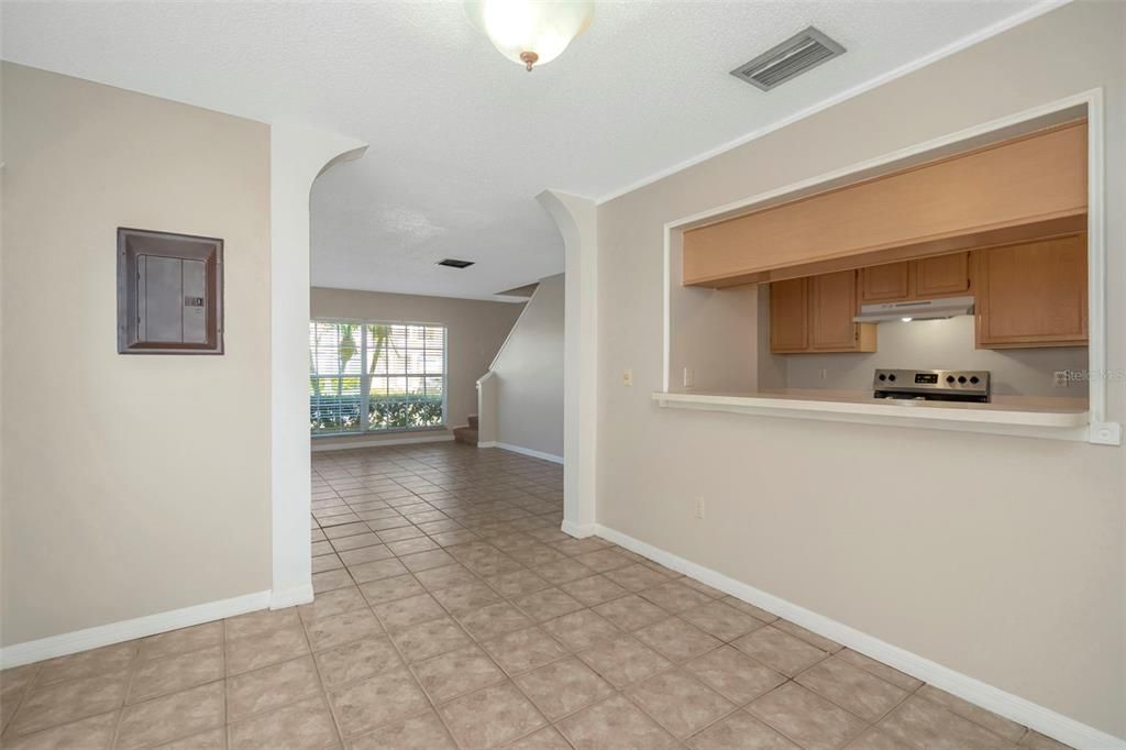 待售: $209,900 (2 贝兹, 1 浴室, 1159 平方英尺)