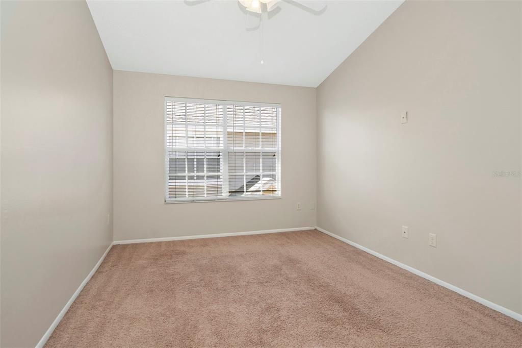 待售: $209,900 (2 贝兹, 1 浴室, 1159 平方英尺)