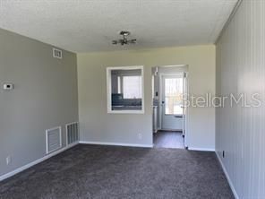 В аренду: $1,900 (2 спален, 1 ванн, 880 Квадратных фут)