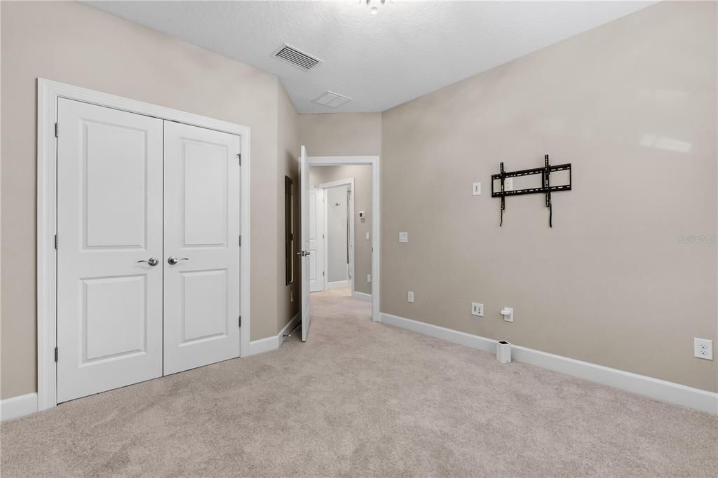 出租: $3,450 (4 贝兹, 3 浴室, 1970 平方英尺)