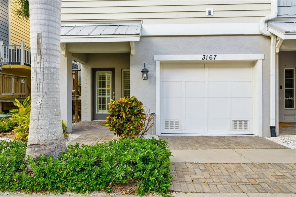 出租: $3,450 (4 贝兹, 3 浴室, 1970 平方英尺)