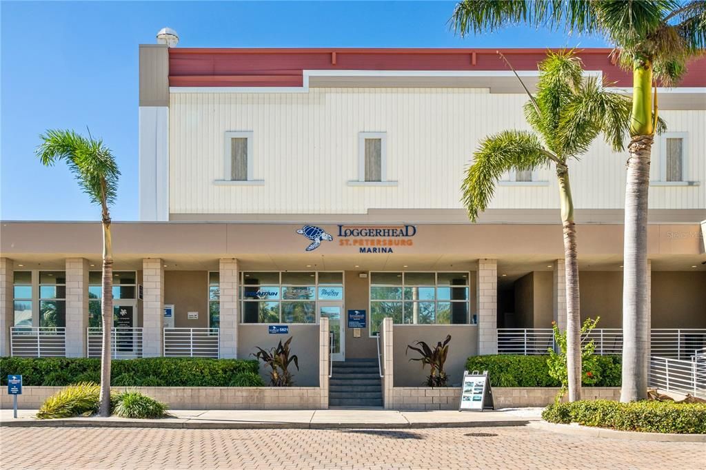 出租: $3,450 (4 贝兹, 3 浴室, 1970 平方英尺)