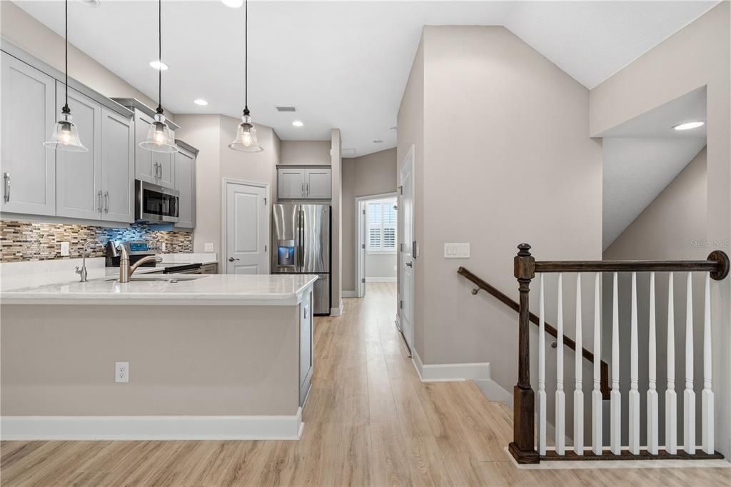 出租: $3,450 (4 贝兹, 3 浴室, 1970 平方英尺)