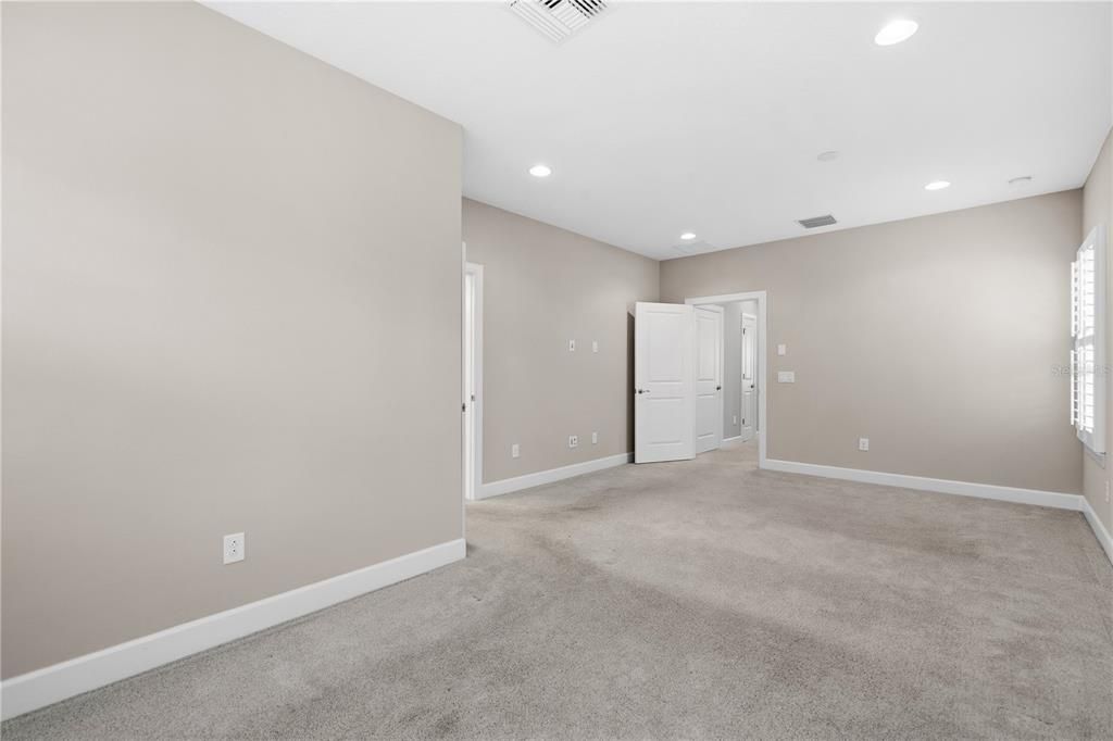 出租: $3,450 (4 贝兹, 3 浴室, 1970 平方英尺)