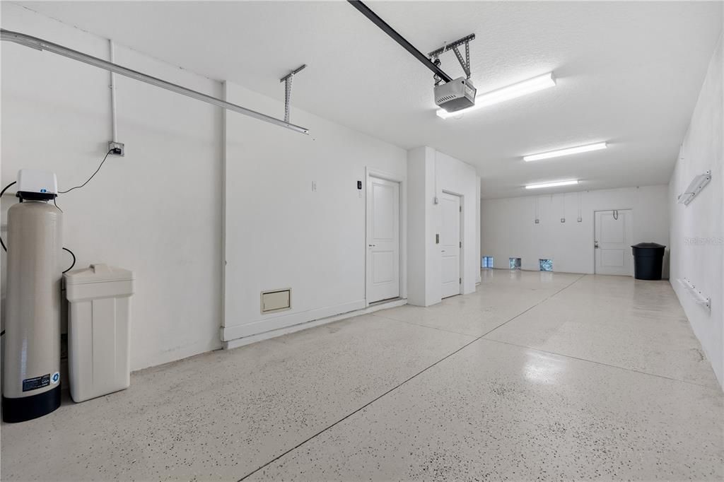 出租: $3,450 (4 贝兹, 3 浴室, 1970 平方英尺)