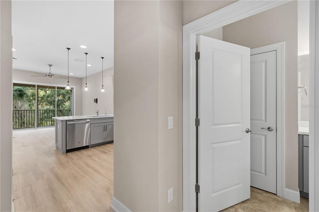 出租: $3,450 (4 贝兹, 3 浴室, 1970 平方英尺)