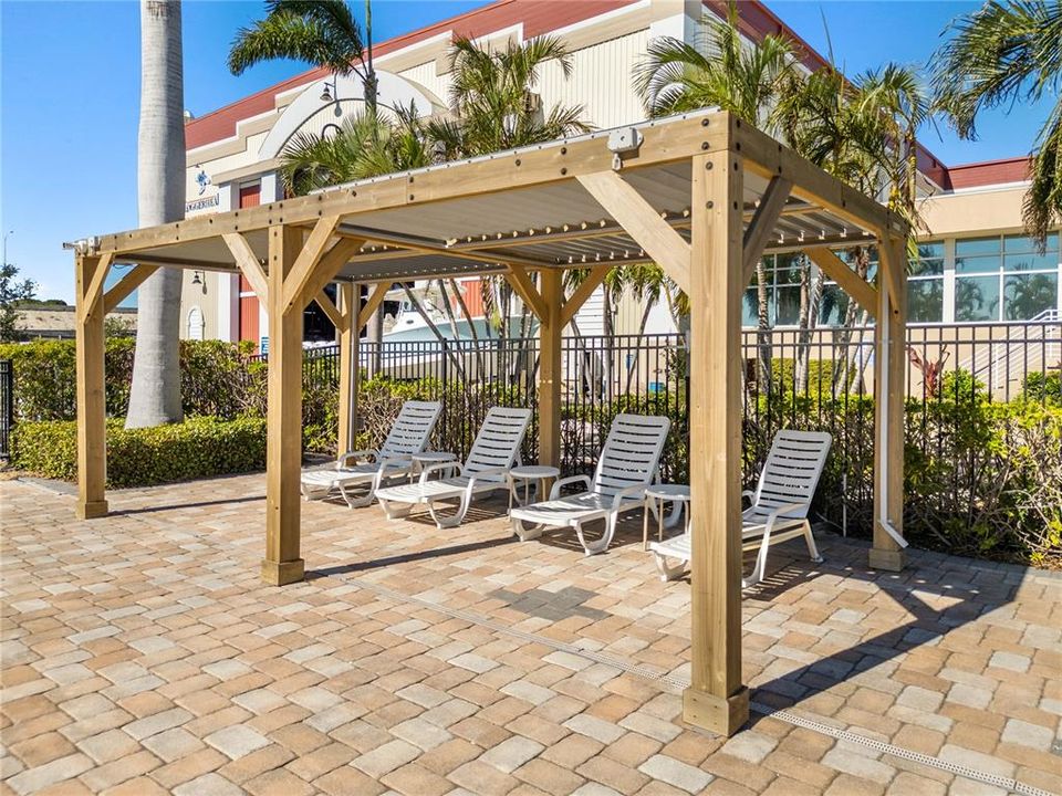 出租: $3,450 (4 贝兹, 3 浴室, 1970 平方英尺)