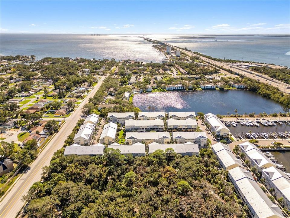 出租: $3,450 (4 贝兹, 3 浴室, 1970 平方英尺)