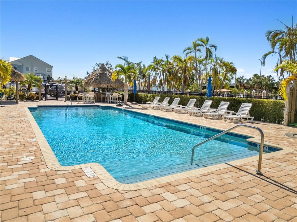 出租: $3,450 (4 贝兹, 3 浴室, 1970 平方英尺)