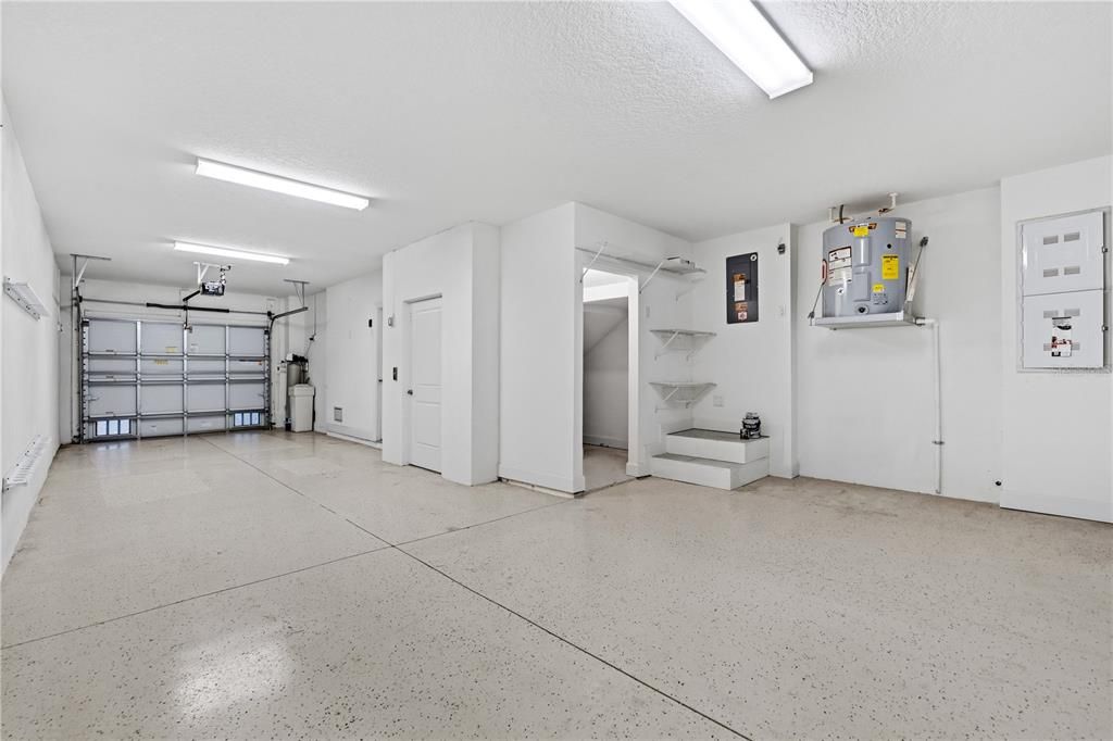 出租: $3,450 (4 贝兹, 3 浴室, 1970 平方英尺)