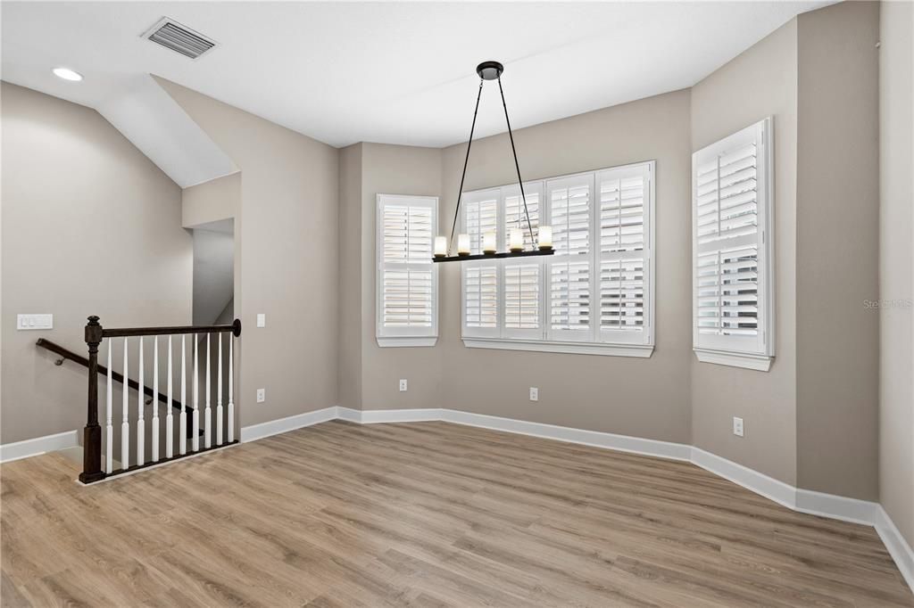 出租: $3,450 (4 贝兹, 3 浴室, 1970 平方英尺)