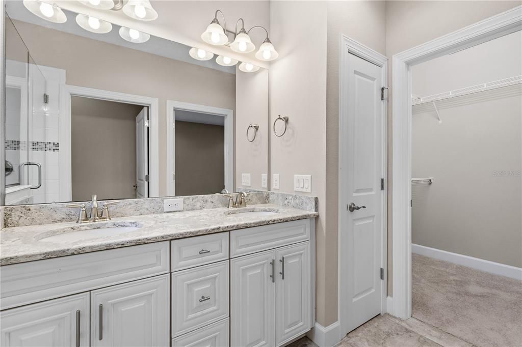 出租: $3,450 (4 贝兹, 3 浴室, 1970 平方英尺)