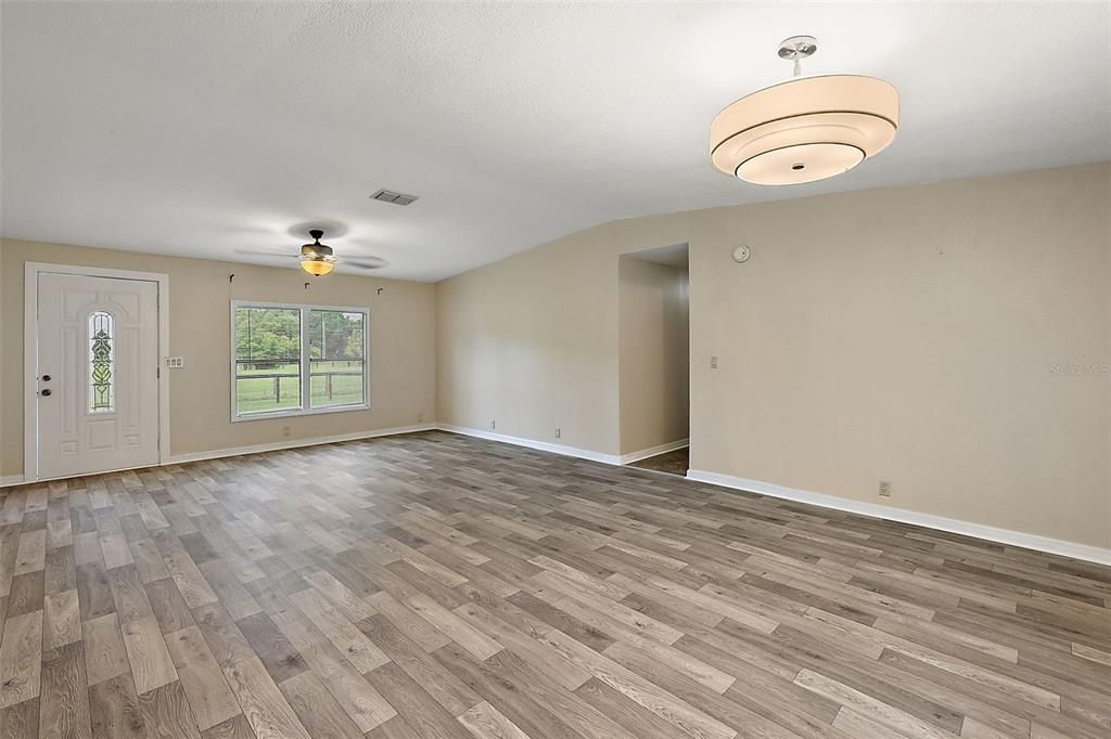 En Renta: $2,100 (3 camas, 2 baños, 1664 Pies cuadrados)