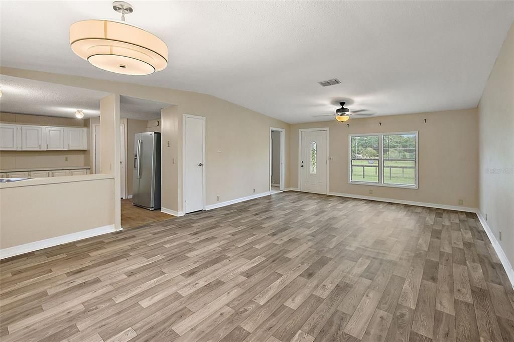 En Renta: $2,100 (3 camas, 2 baños, 1664 Pies cuadrados)