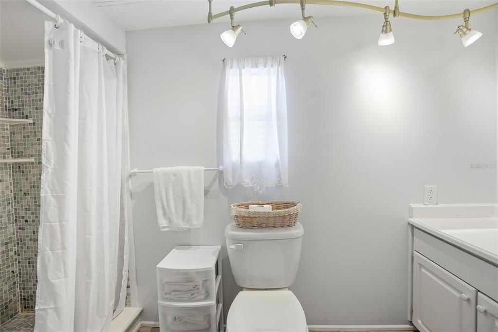 待售: $139,900 (2 贝兹, 2 浴室, 960 平方英尺)