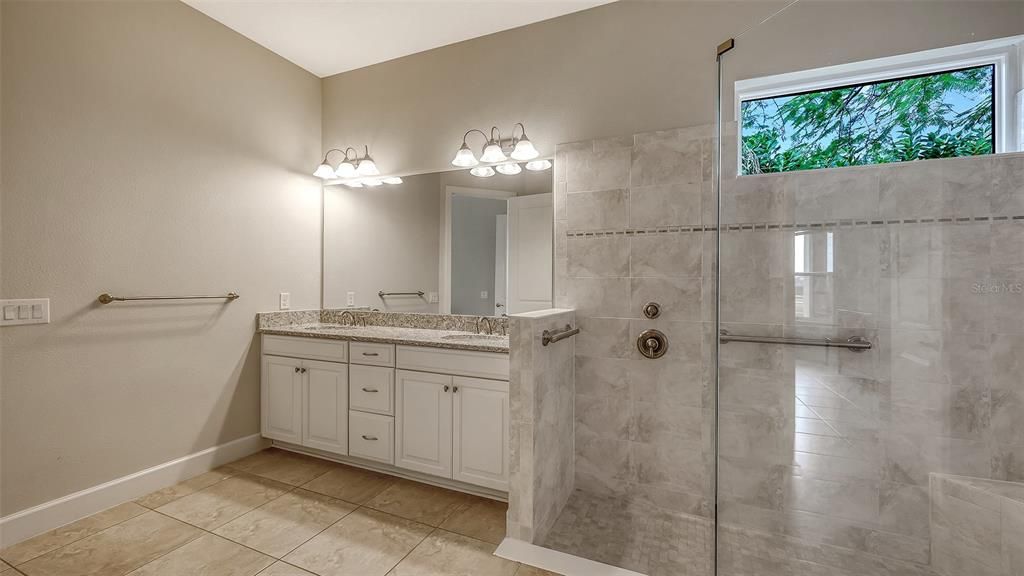 待售: $950,000 (2 贝兹, 2 浴室, 2106 平方英尺)