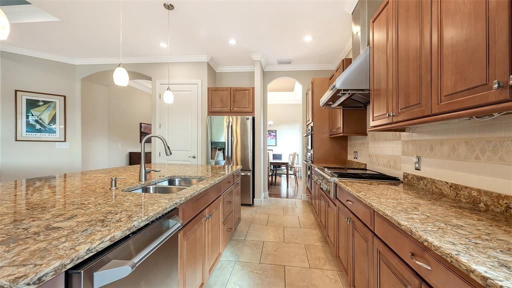 待售: $950,000 (2 贝兹, 2 浴室, 2106 平方英尺)