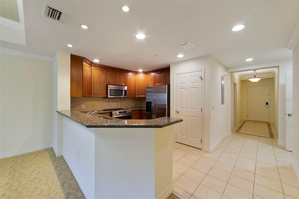 For Sale: $279,000 (3 beds, 3 baths, 1630 Square Feet)