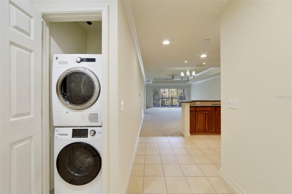 For Sale: $279,000 (3 beds, 3 baths, 1630 Square Feet)