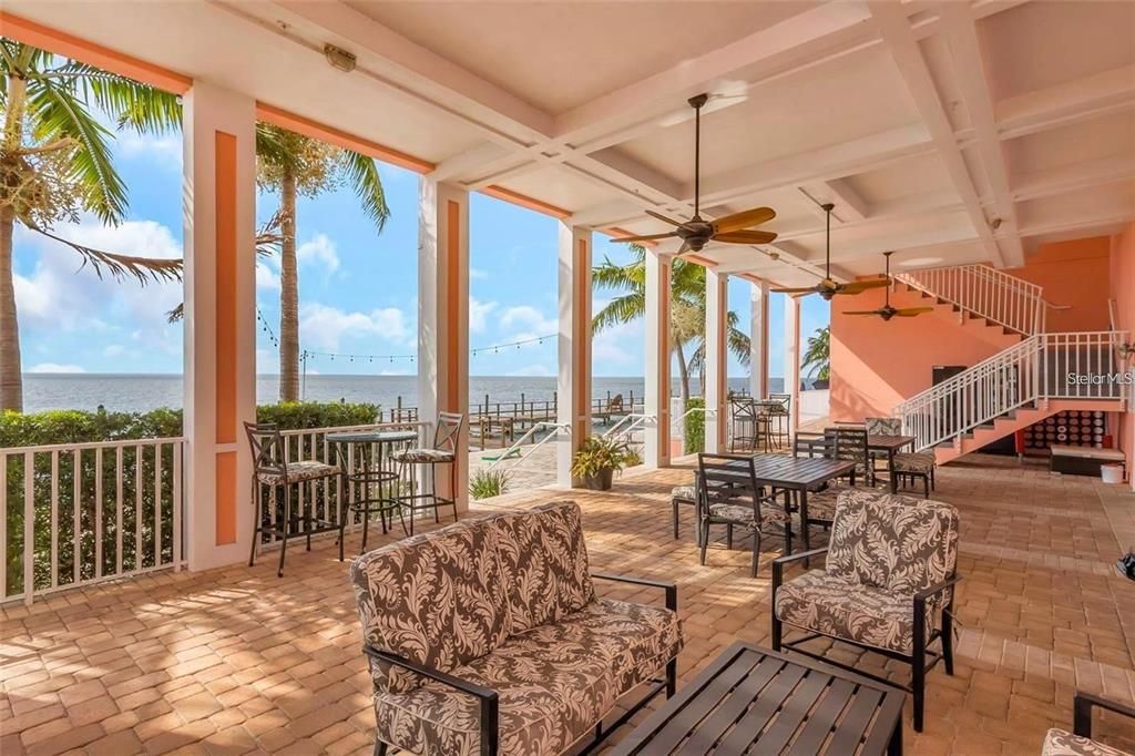 For Rent: $3,250 (2 beds, 2 baths, 1018 Square Feet)