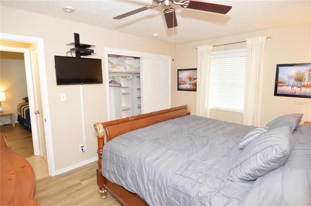 For Rent: $3,250 (2 beds, 2 baths, 1018 Square Feet)