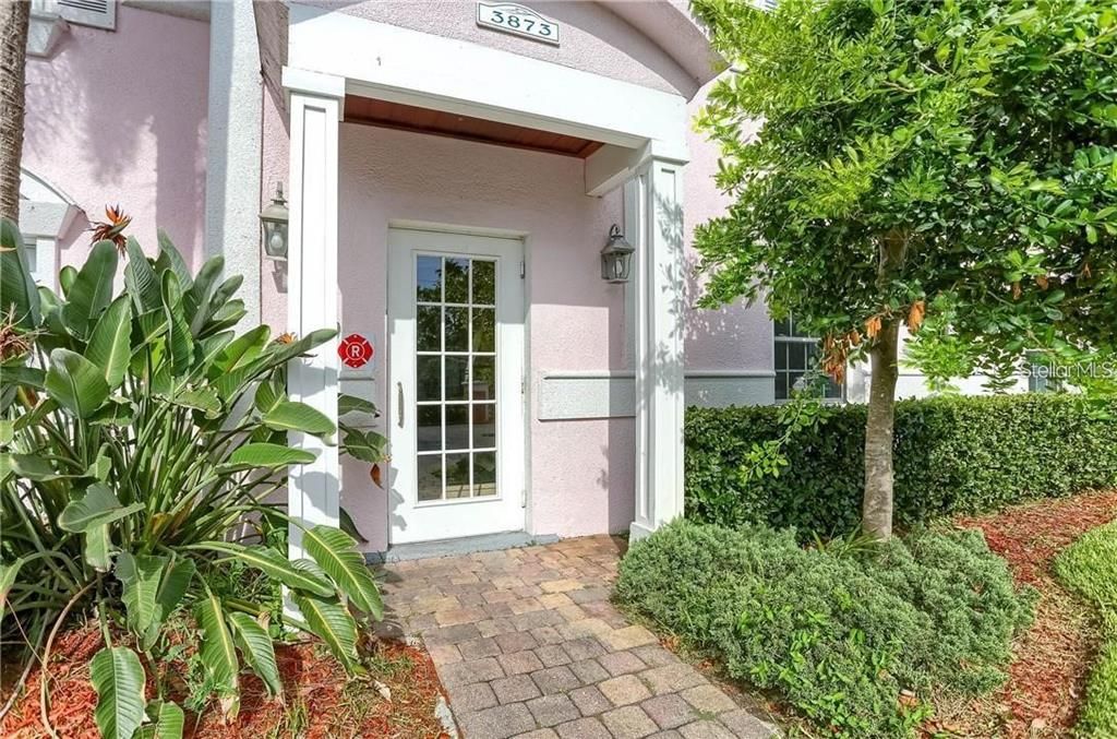 For Rent: $3,250 (2 beds, 2 baths, 1018 Square Feet)