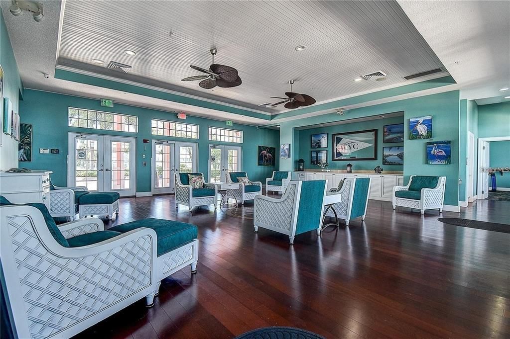 For Rent: $3,250 (2 beds, 2 baths, 1018 Square Feet)