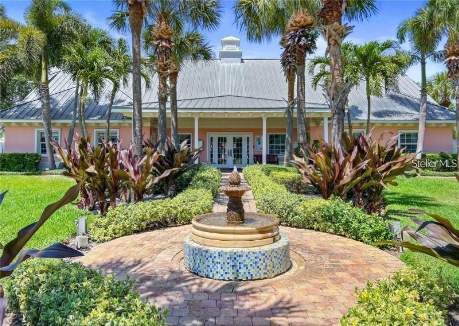 For Rent: $3,250 (2 beds, 2 baths, 1018 Square Feet)