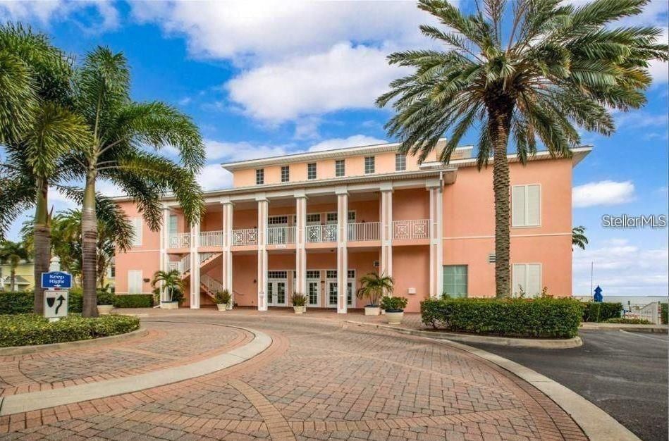 For Rent: $3,250 (2 beds, 2 baths, 1018 Square Feet)