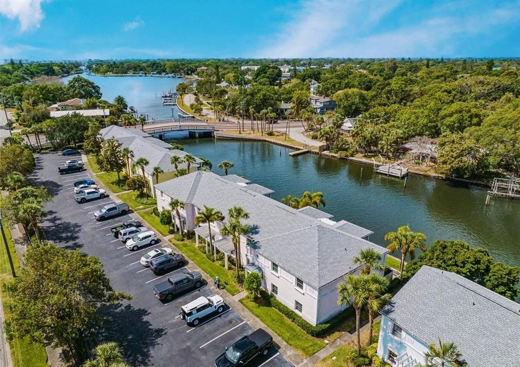 For Rent: $3,250 (2 beds, 2 baths, 1018 Square Feet)